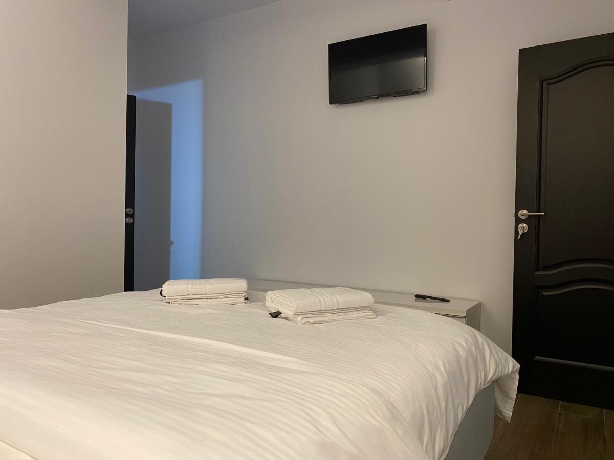 Hotel Modern House Sighetu Marmaţiei Esterno foto