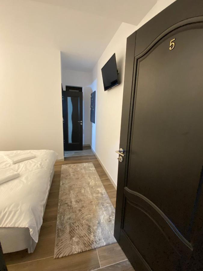 Hotel Modern House Sighetu Marmaţiei Esterno foto